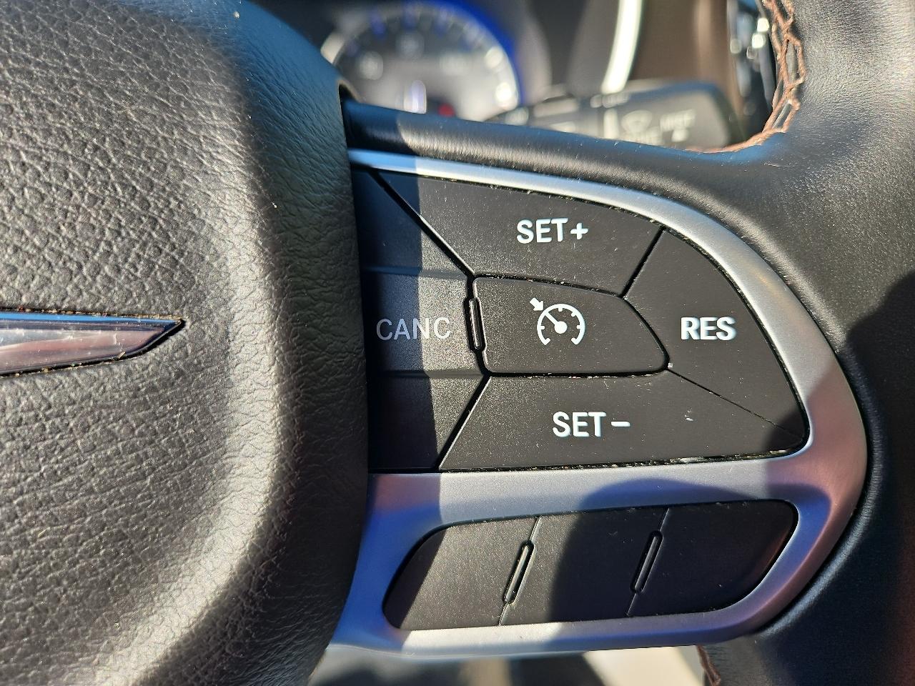 Chrysler Pacifica Touring-L FWD 2017