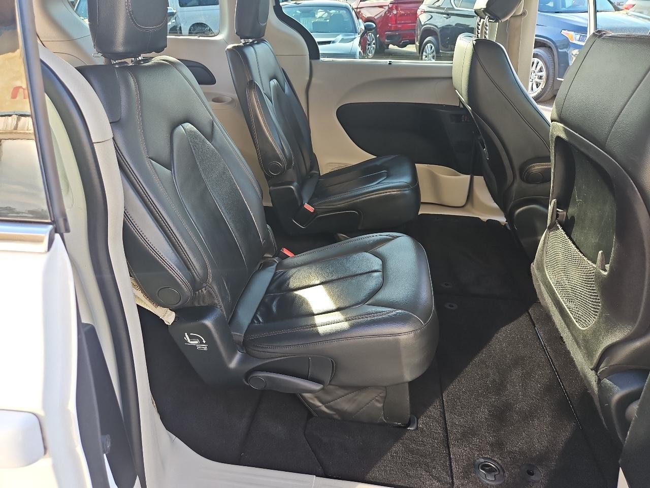 Chrysler Pacifica Touring-L FWD 2017