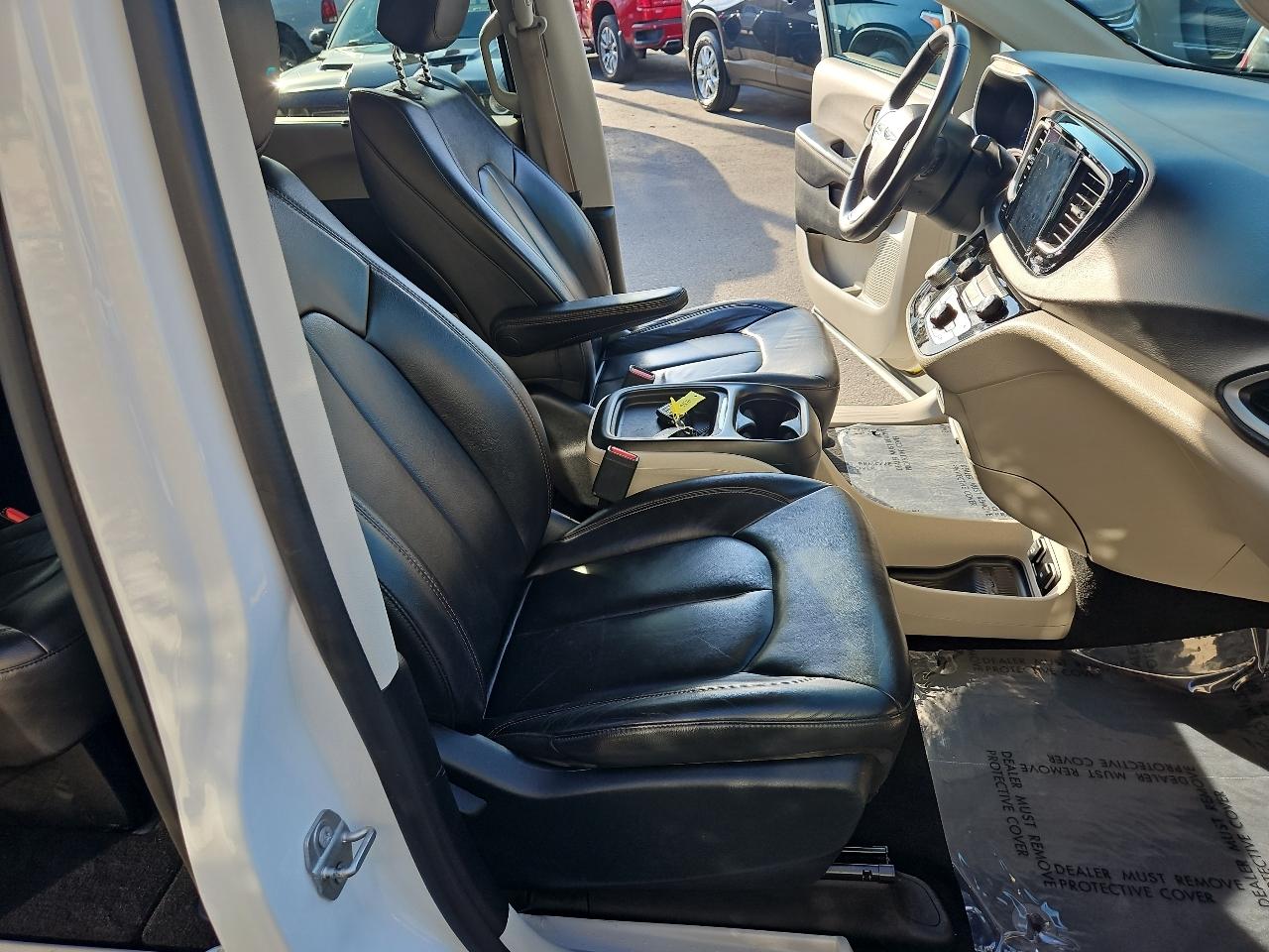 Chrysler Pacifica Touring-L FWD 2017