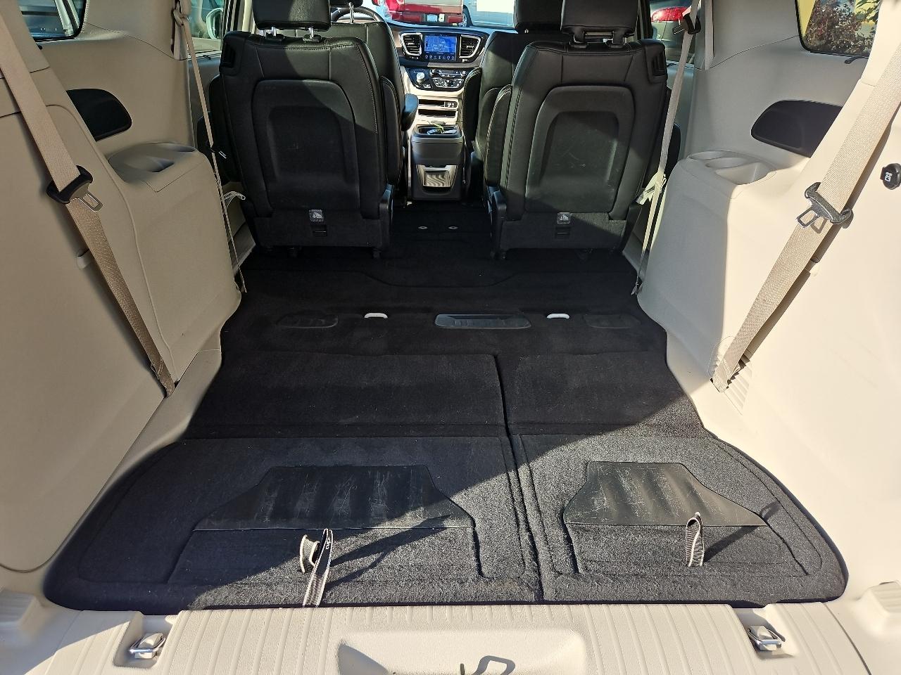 Chrysler Pacifica Touring-L FWD 2017