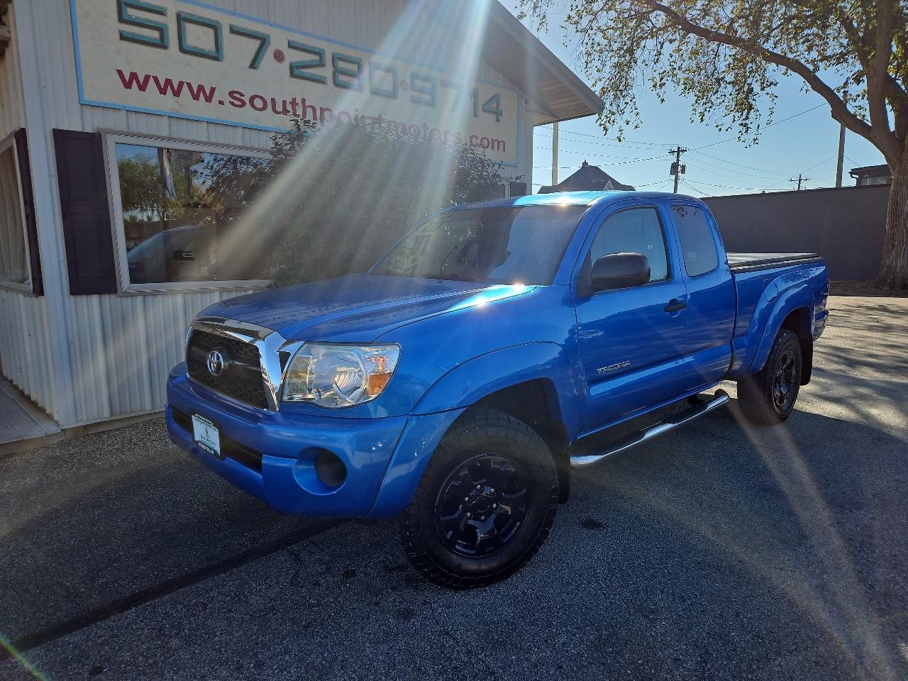 Toyota Tacoma 4WD Access I4 AT (Natl) 2011