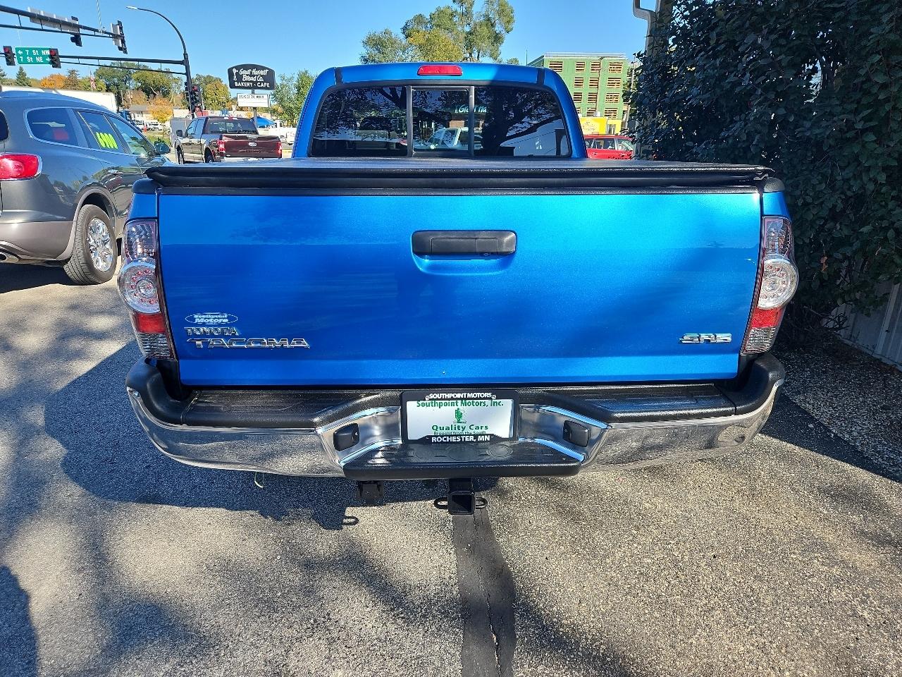 Toyota Tacoma 4WD Access I4 AT (Natl) 2011