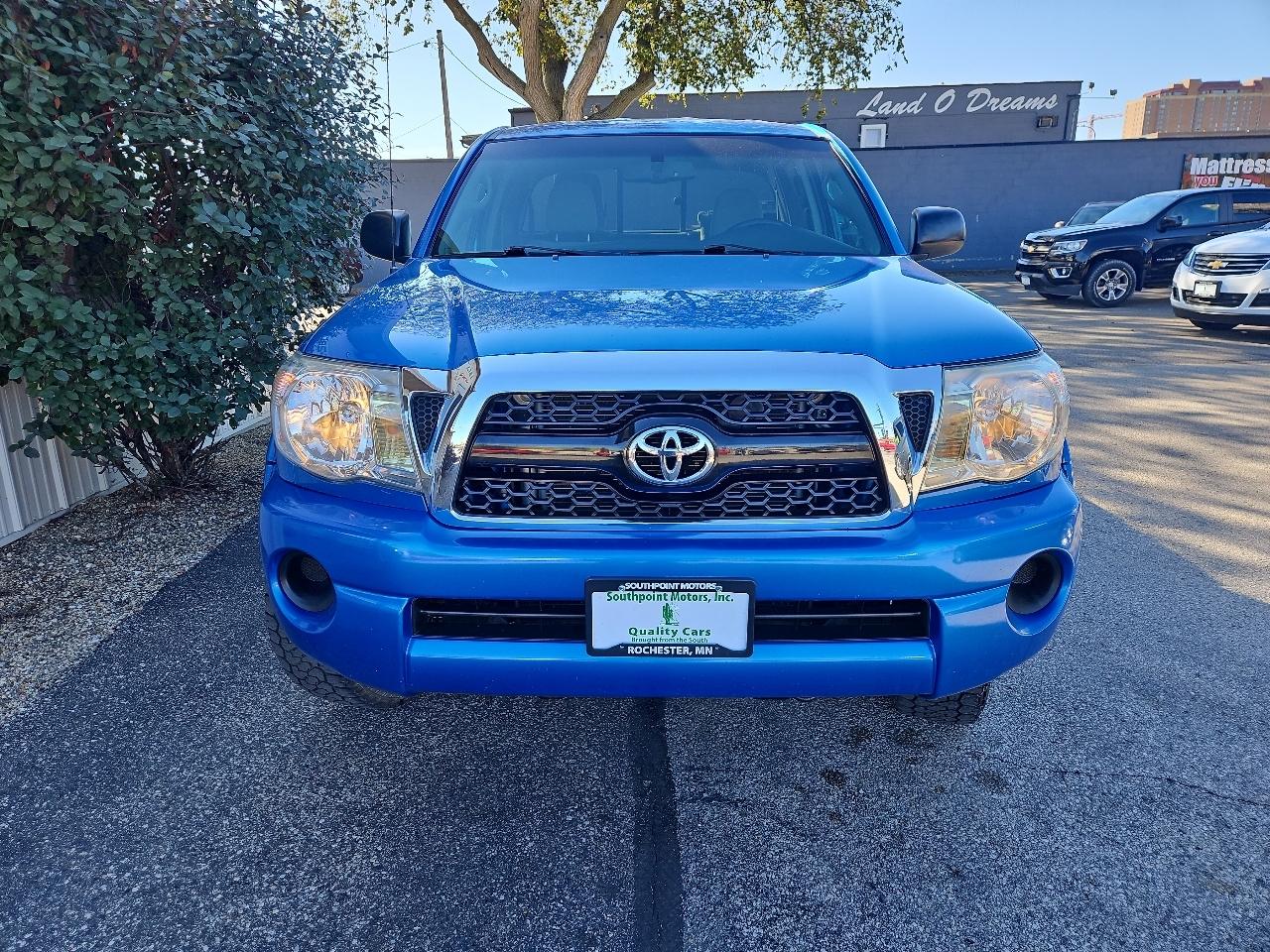 Toyota Tacoma 4WD Access I4 AT (Natl) 2011