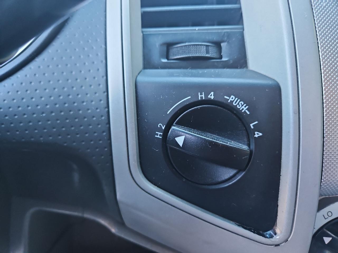 Toyota Tacoma 4WD Access I4 AT (Natl) 2011