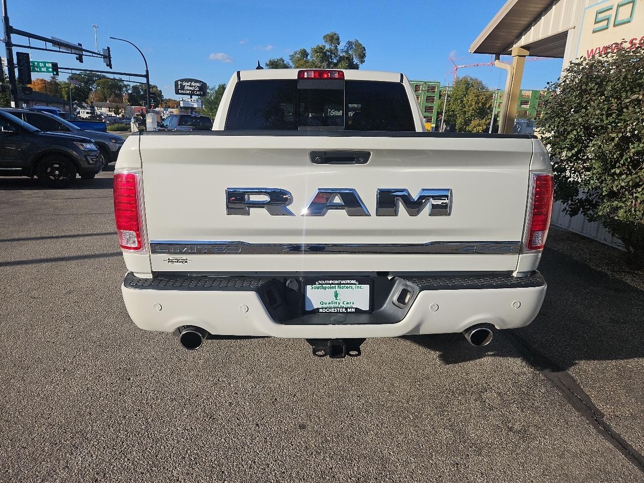 RAM 1500 4WD Crew Cab 140.5" Longhorn Limited 2016