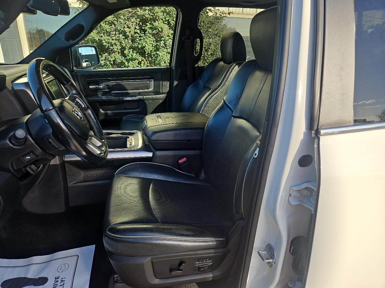 RAM 1500 4WD Crew Cab 140.5" Longhorn Limited 2016