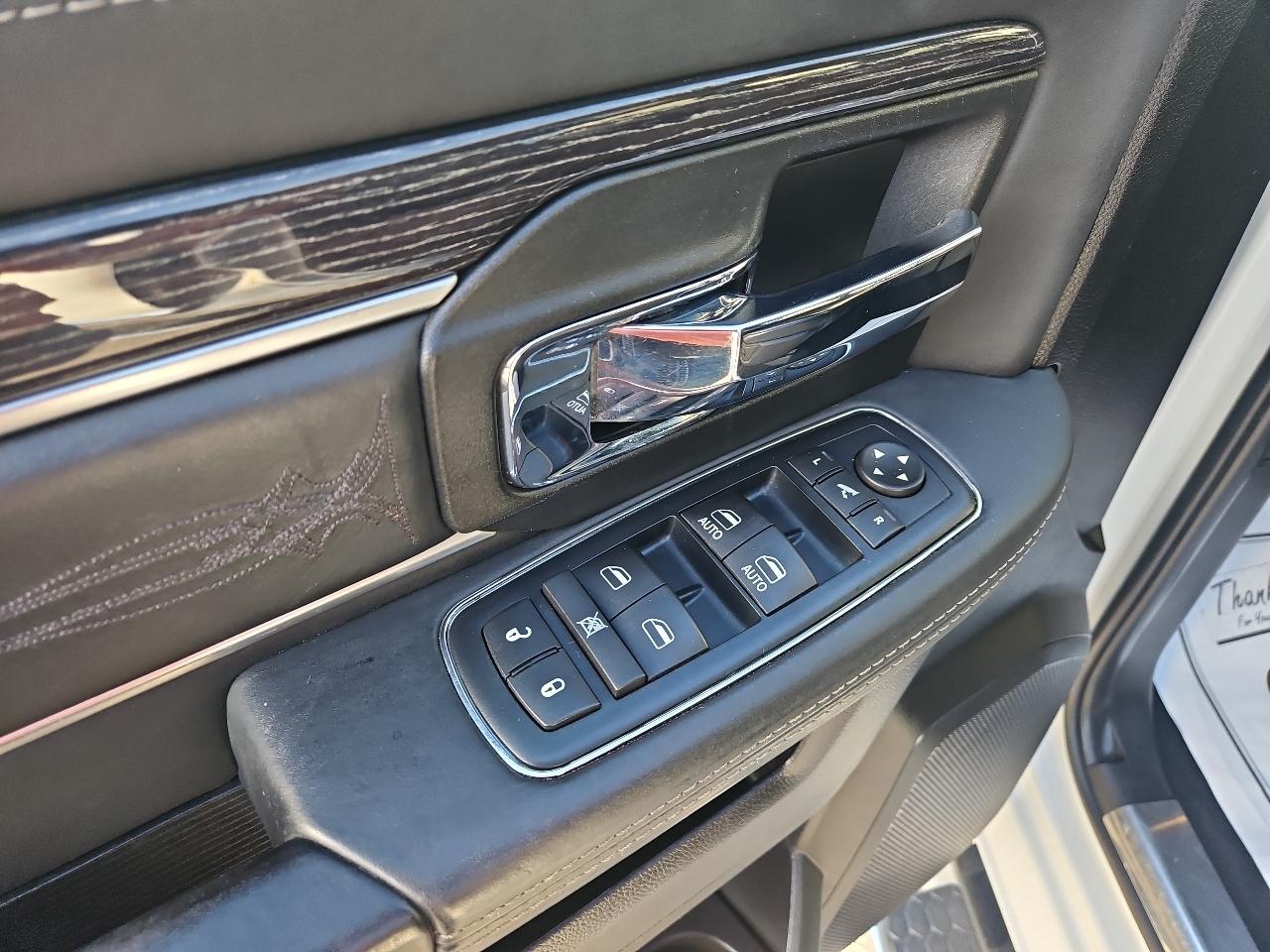 RAM 1500 4WD Crew Cab 140.5" Longhorn Limited 2016