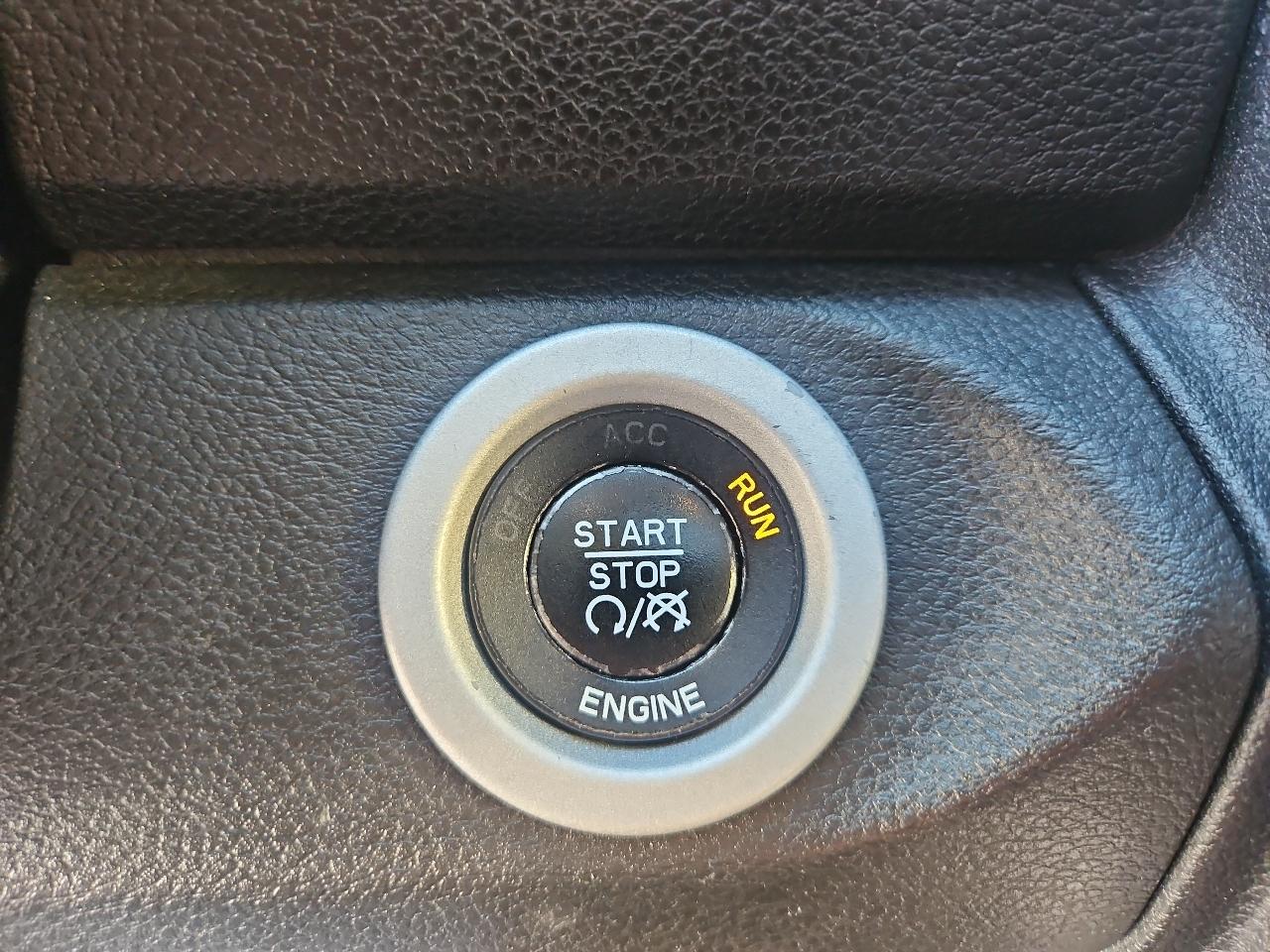 RAM 1500 4WD Crew Cab 140.5" Longhorn Limited 2016