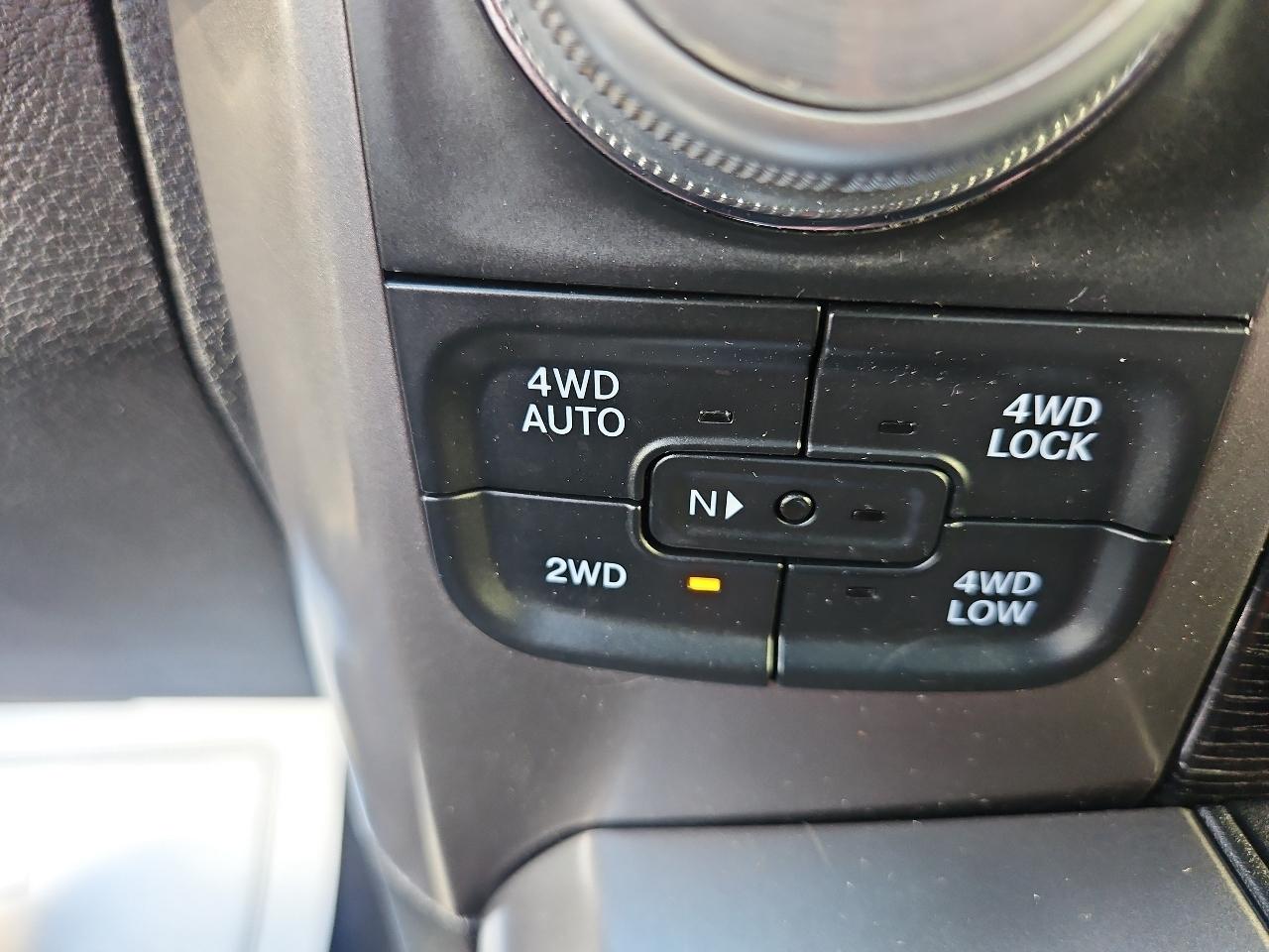RAM 1500 4WD Crew Cab 140.5" Longhorn Limited 2016