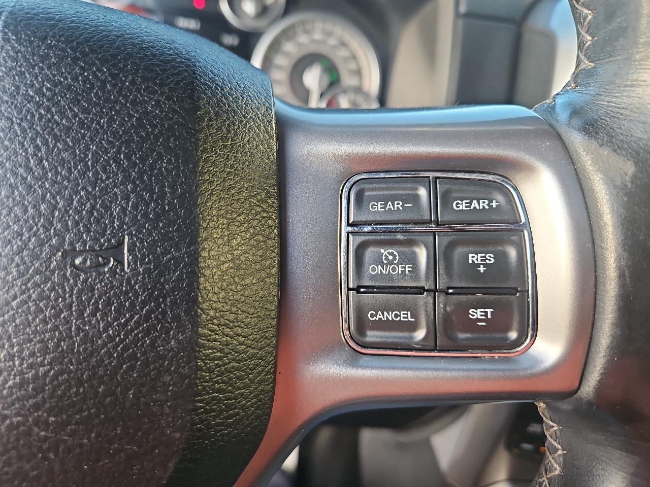 RAM 1500 4WD Crew Cab 140.5" Longhorn Limited 2016