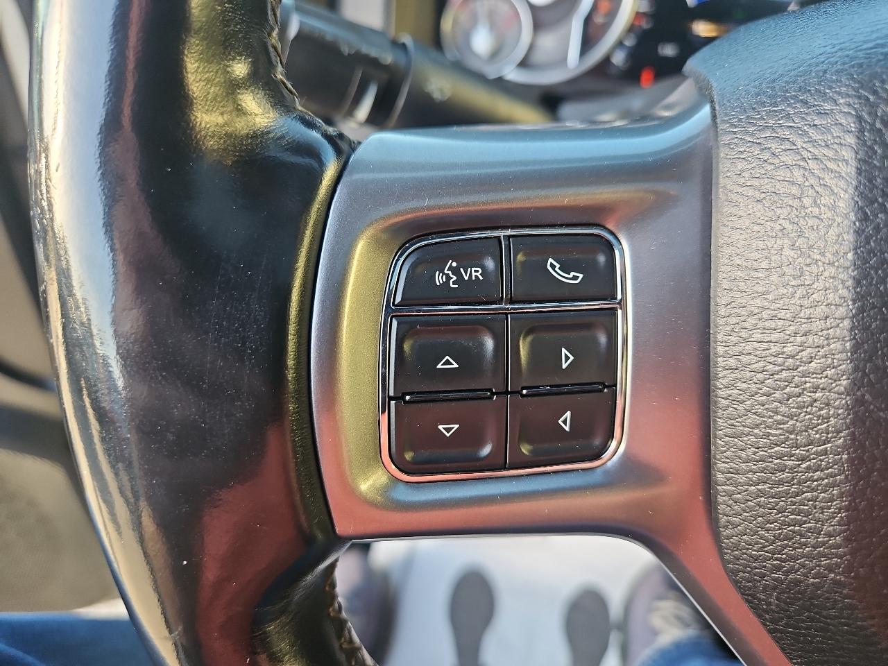 RAM 1500 4WD Crew Cab 140.5" Longhorn Limited 2016