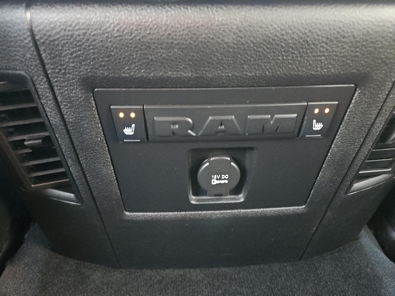 RAM 1500 4WD Crew Cab 140.5" Longhorn Limited 2016