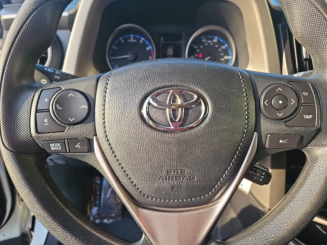 Toyota RAV4 LE AWD (Natl) 2018