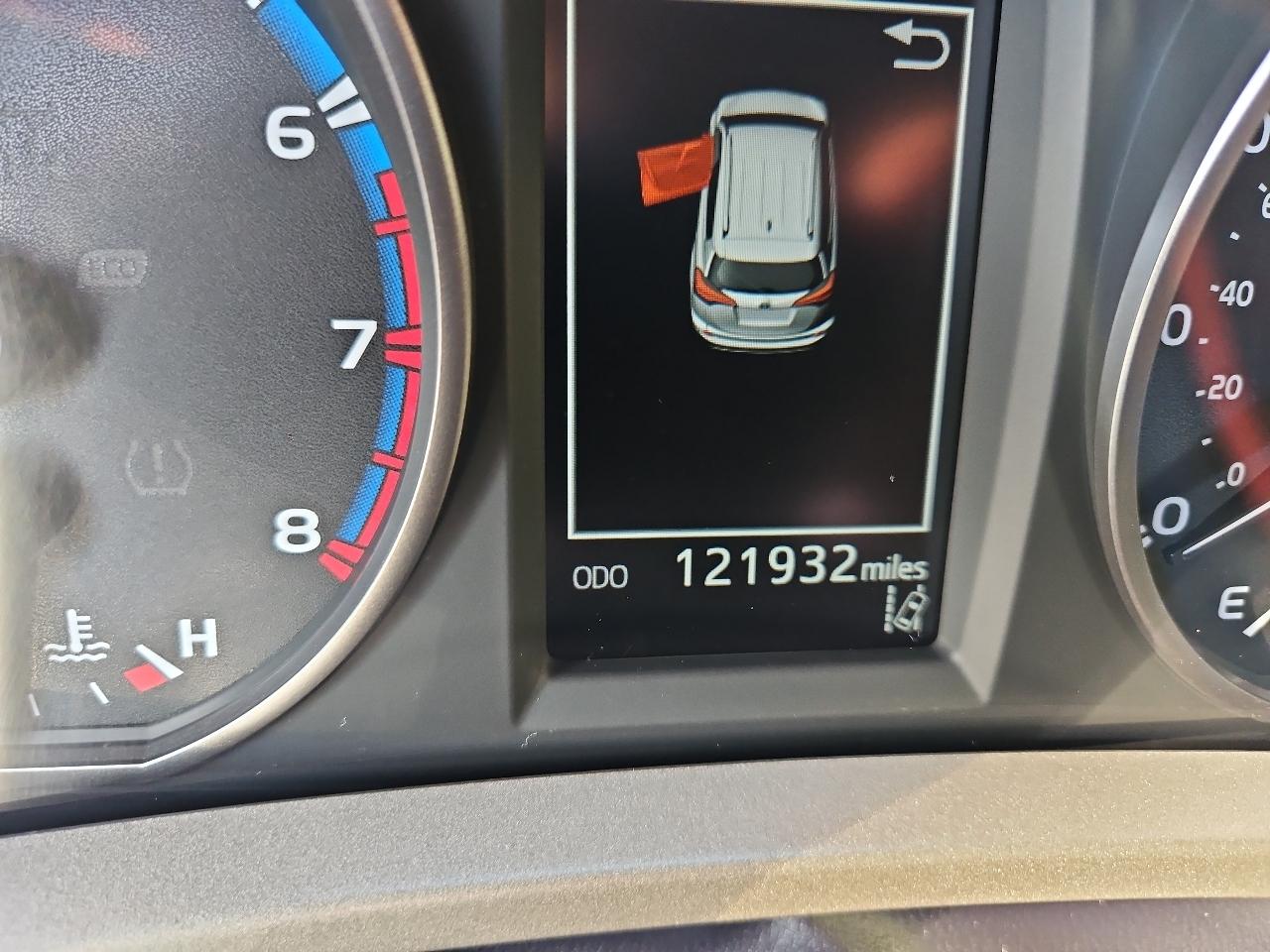 Toyota RAV4 LE AWD (Natl) 2018
