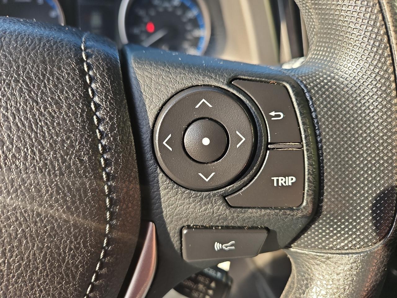 Toyota RAV4 LE AWD (Natl) 2018