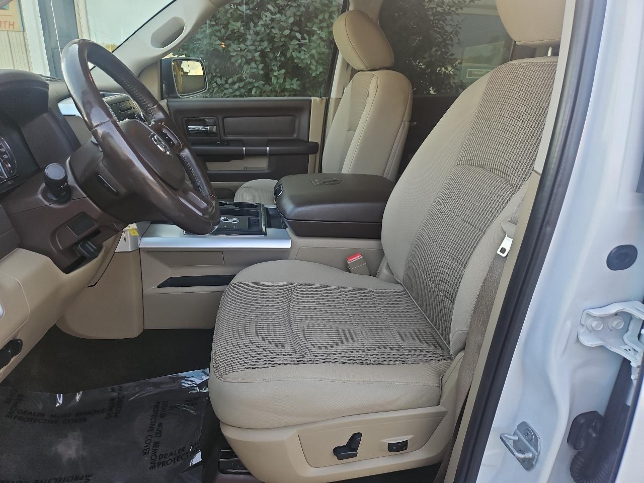 RAM 1500 4WD Crew Cab 140.5" Lone Star 2012