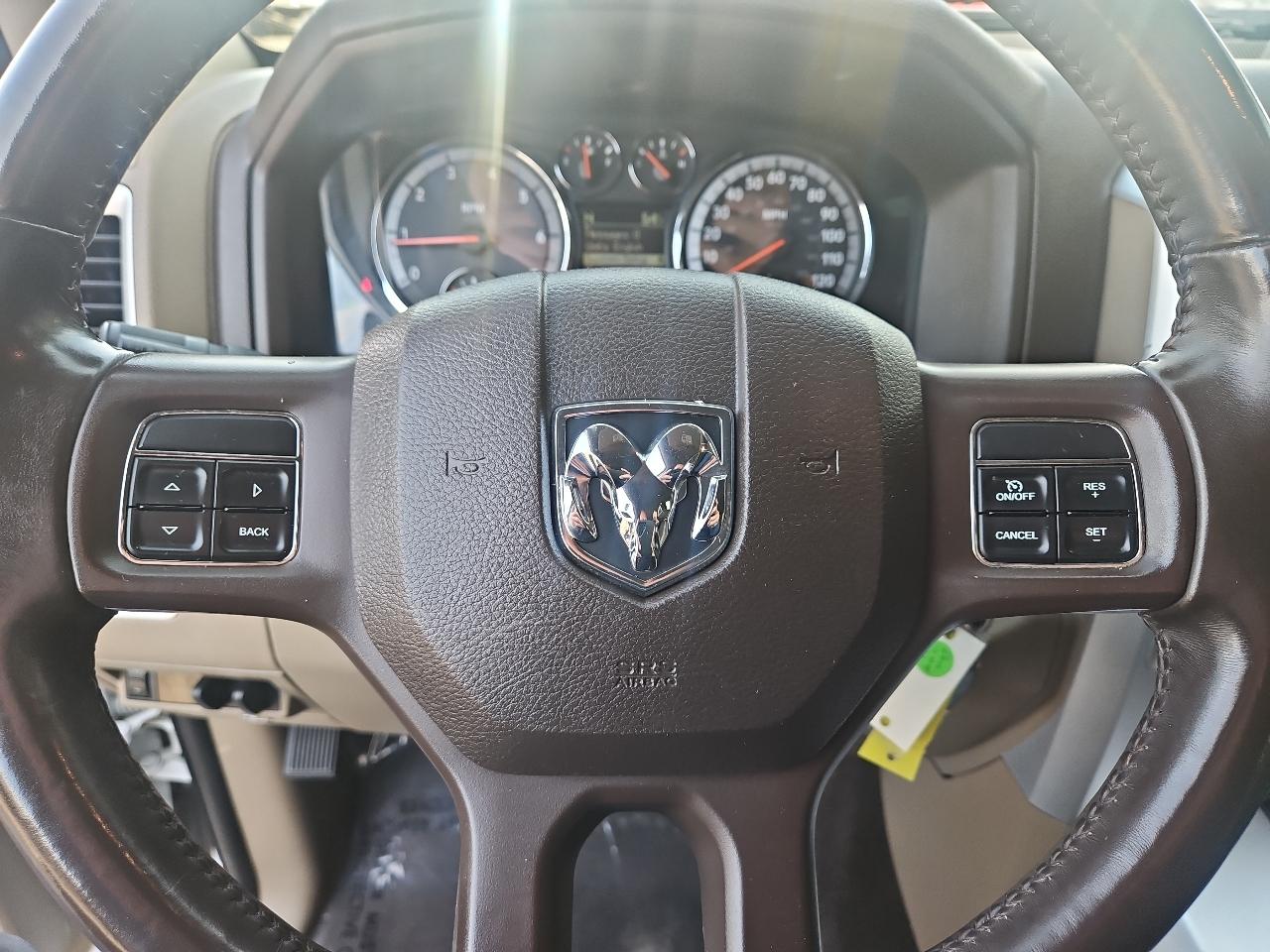 RAM 1500 4WD Crew Cab 140.5" Lone Star 2012
