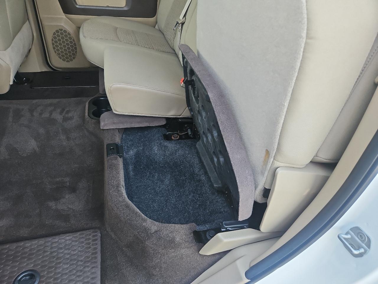 RAM 1500 4WD Crew Cab 140.5" Lone Star 2012