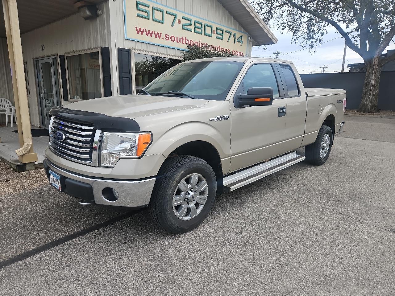 Ford F-150 4WD Reg Cab 141" XLT 2010