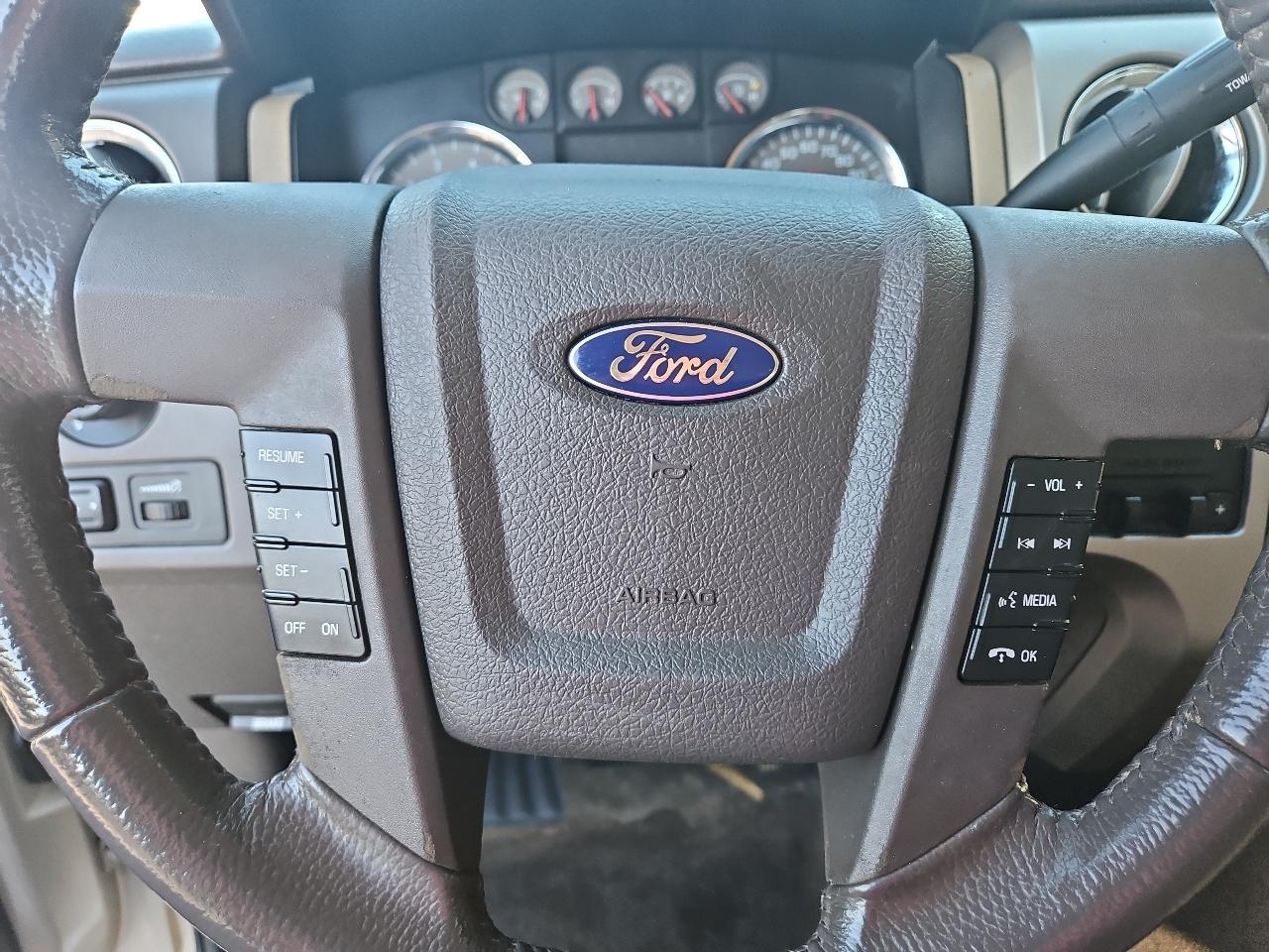 Ford F-150 4WD Reg Cab 141" XLT 2010