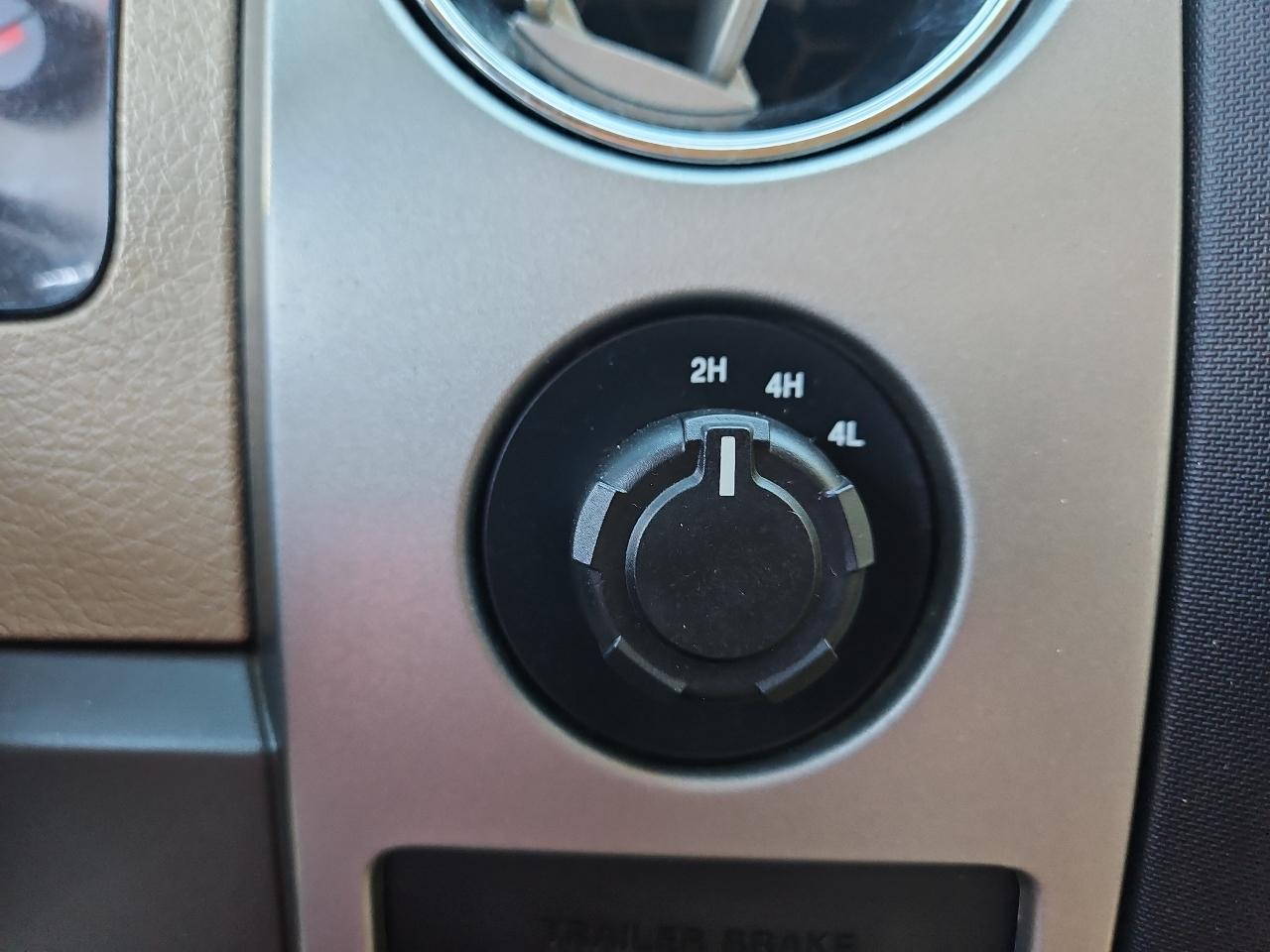Ford F-150 4WD Reg Cab 141" XLT 2010