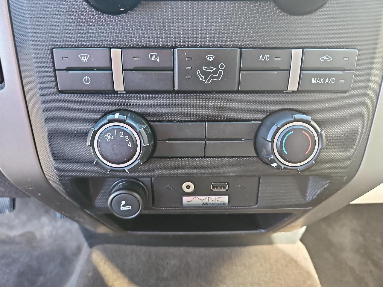 Ford F-150 4WD Reg Cab 141" XLT 2010