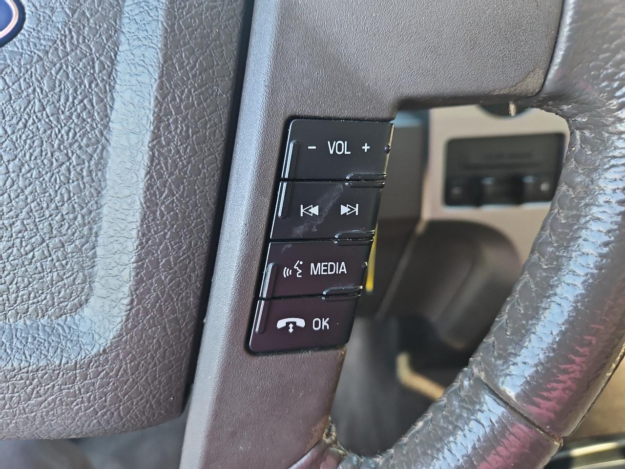 Ford F-150 4WD Reg Cab 141" XLT 2010