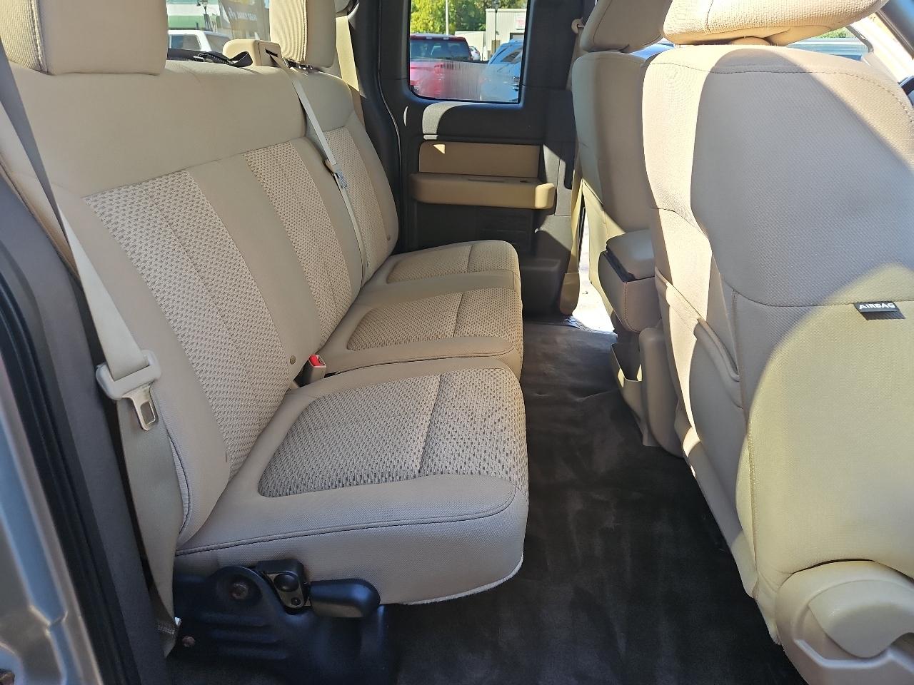 Ford F-150 4WD Reg Cab 141" XLT 2010