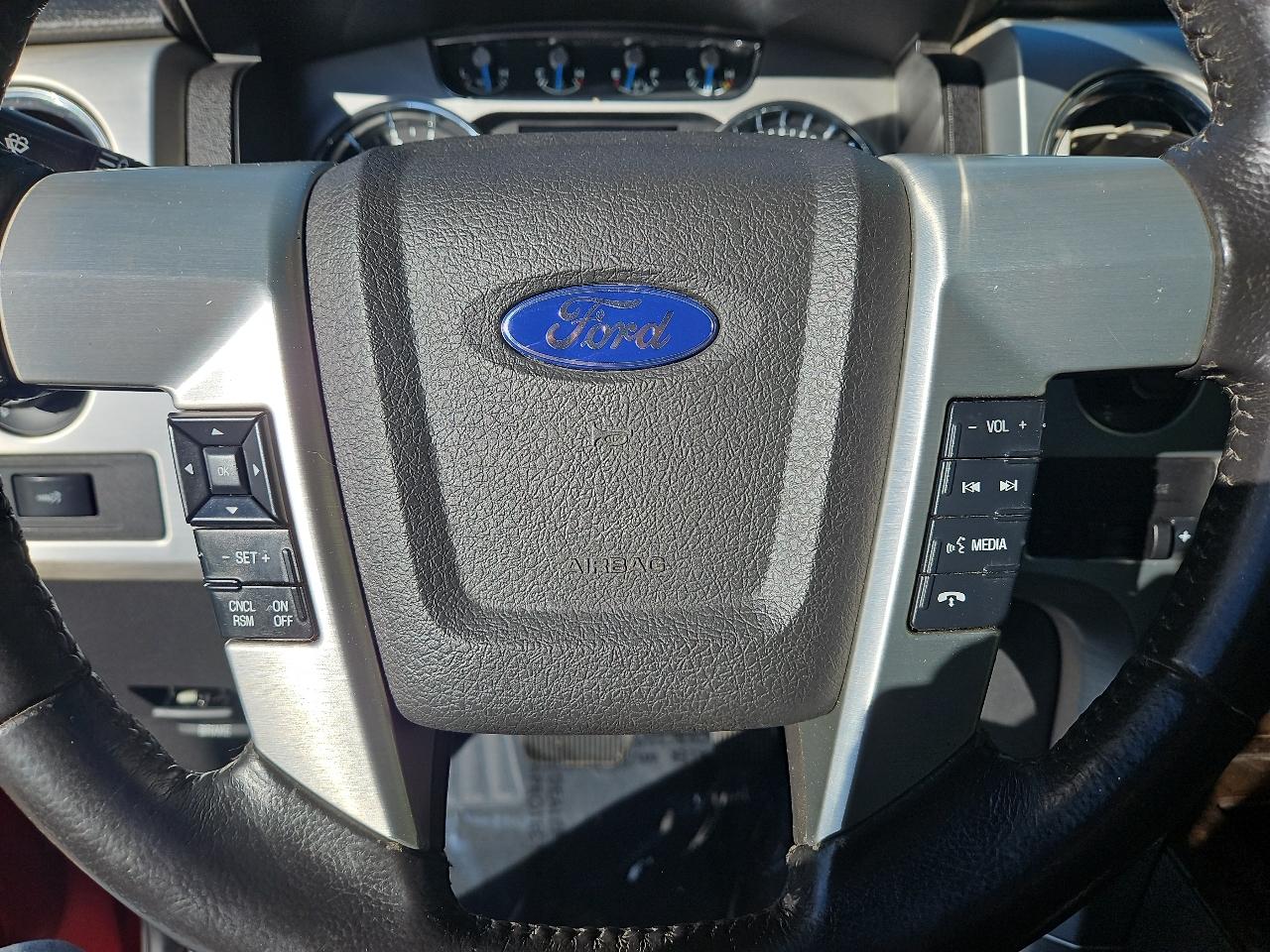 Ford F-150 4WD SuperCrew 145" Platinum 2013