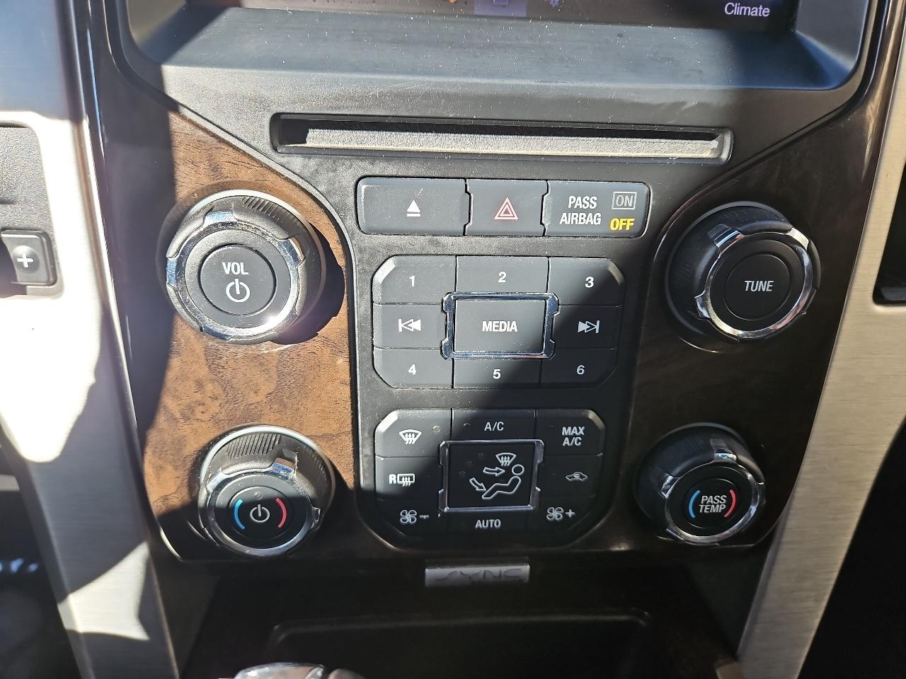 Ford F-150 4WD SuperCrew 145" Platinum 2013