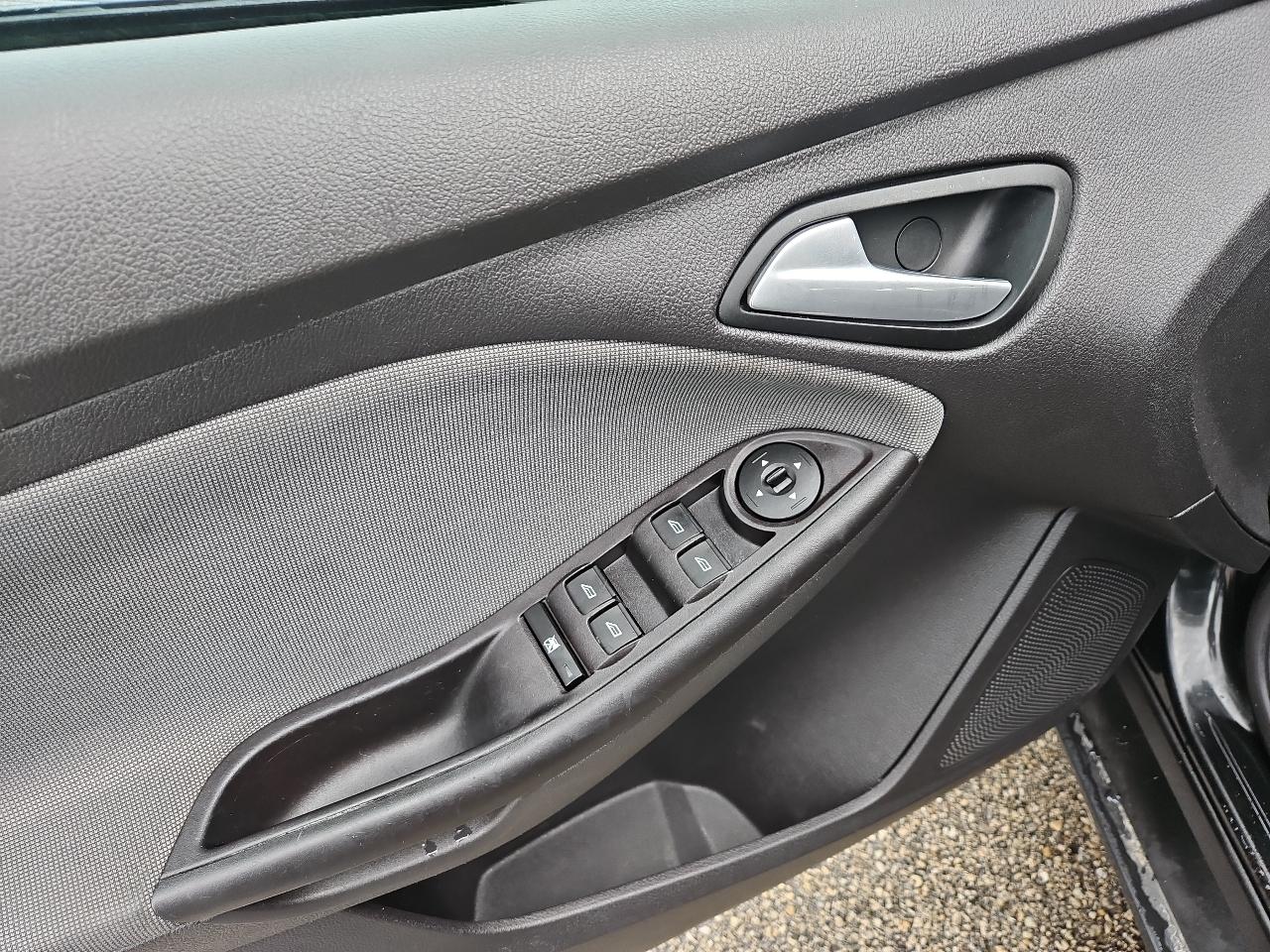 Ford Focus 4dr Sdn SE 2014