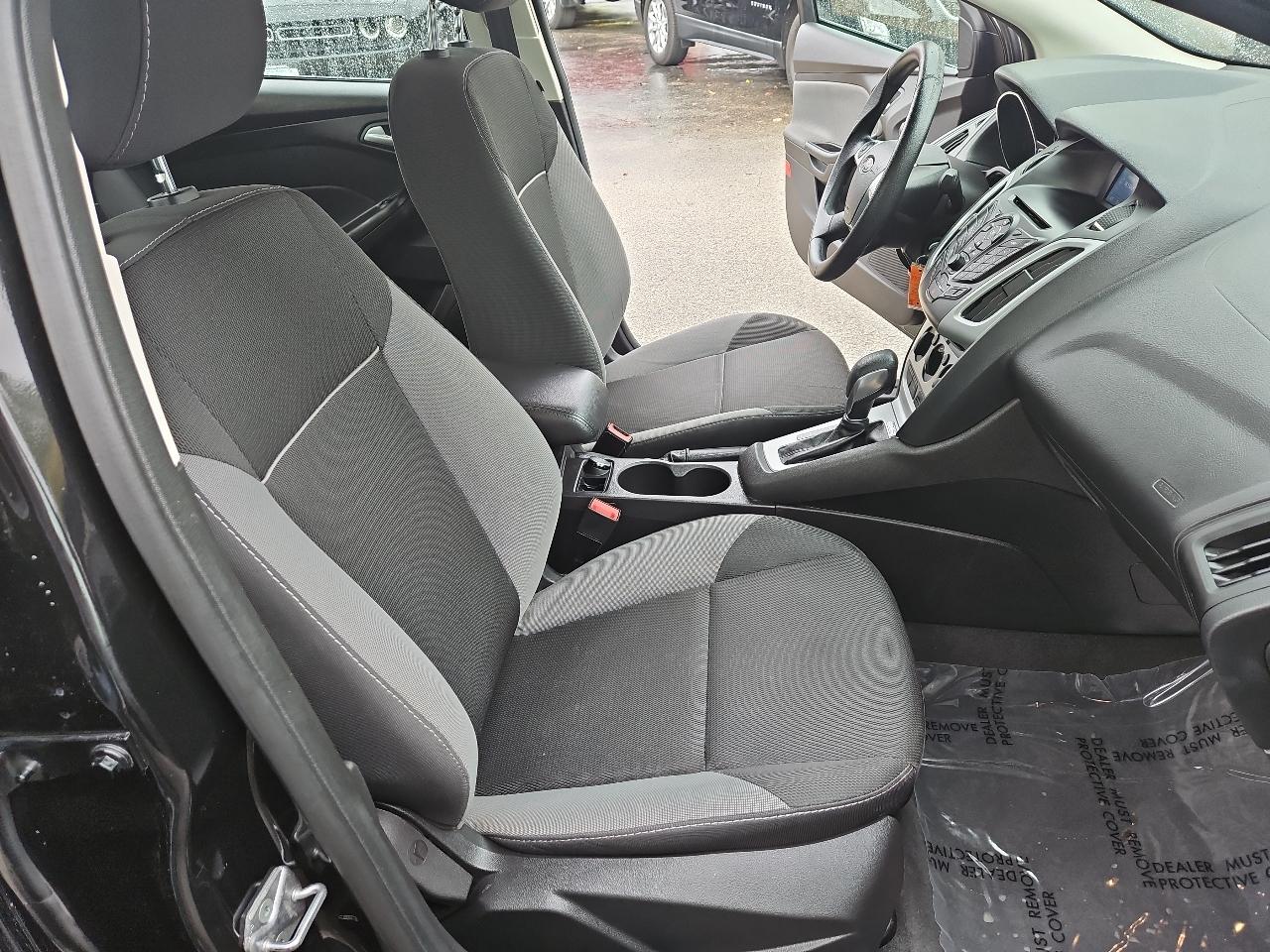 Ford Focus 4dr Sdn SE 2014