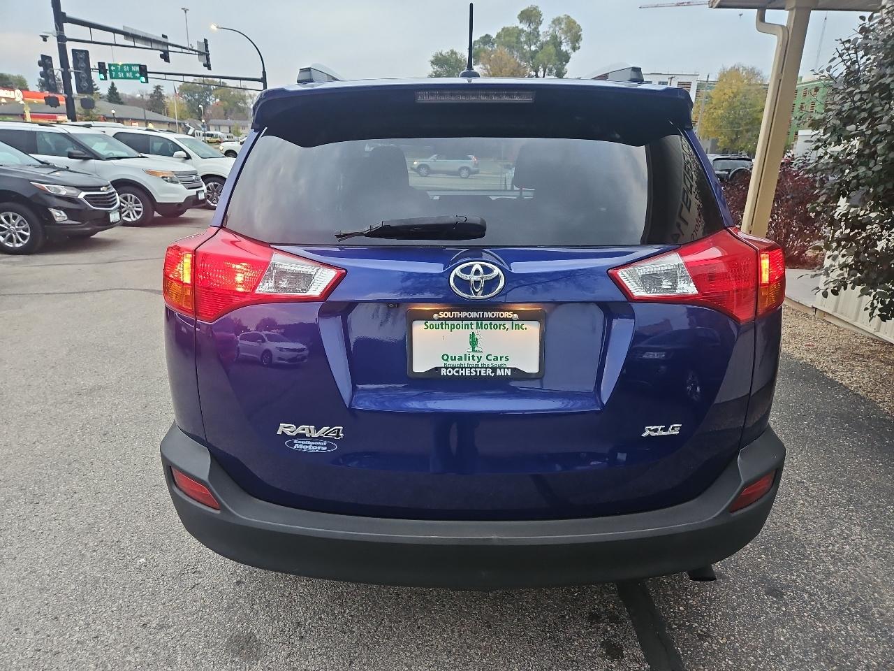 Toyota RAV4 FWD 4dr XLE (Natl) 2014