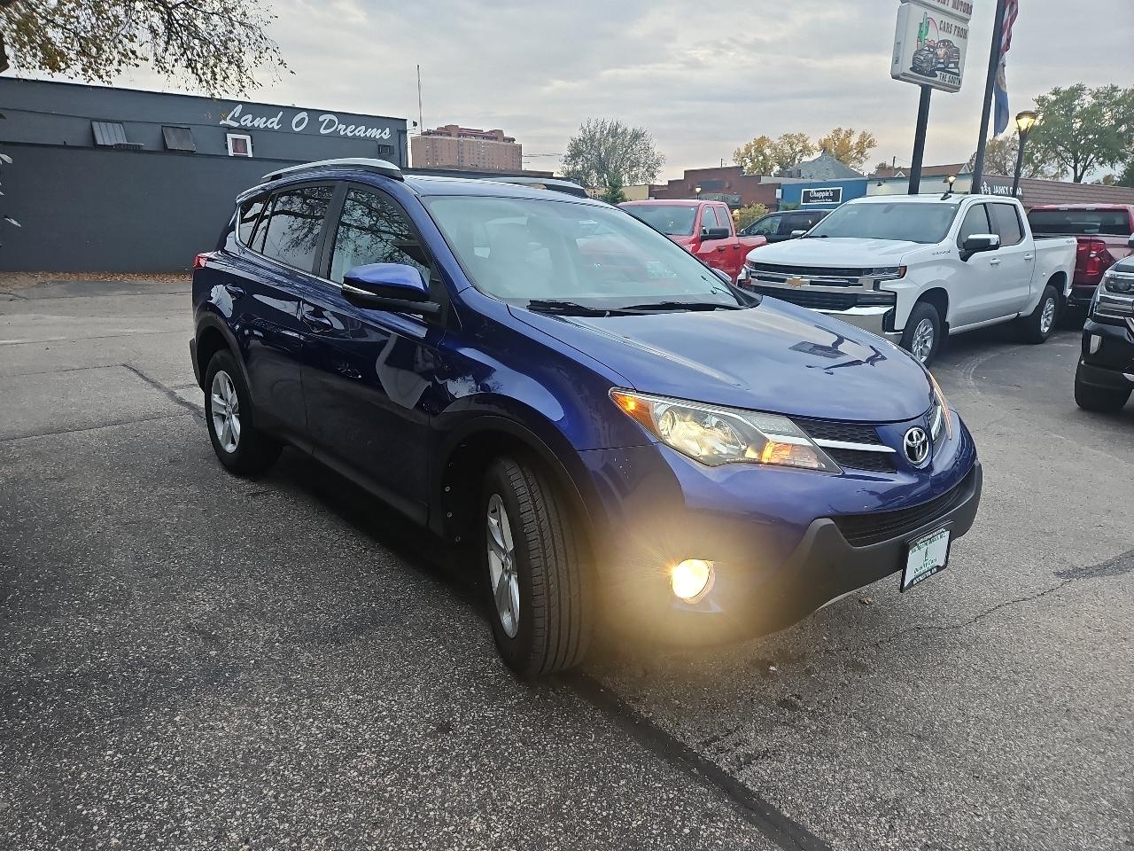 Toyota RAV4 FWD 4dr XLE (Natl) 2014