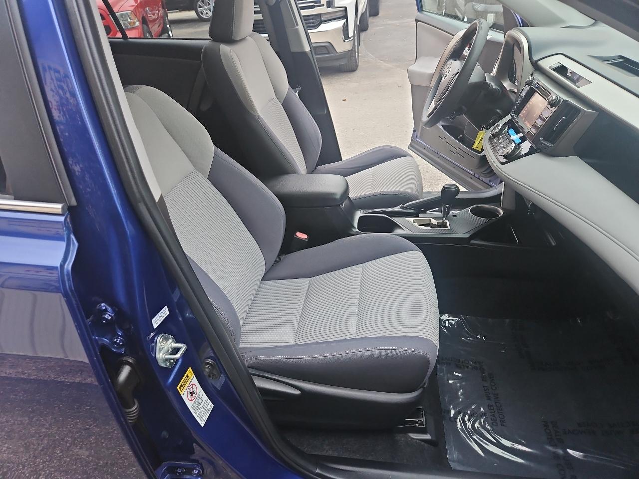 Toyota RAV4 FWD 4dr XLE (Natl) 2014