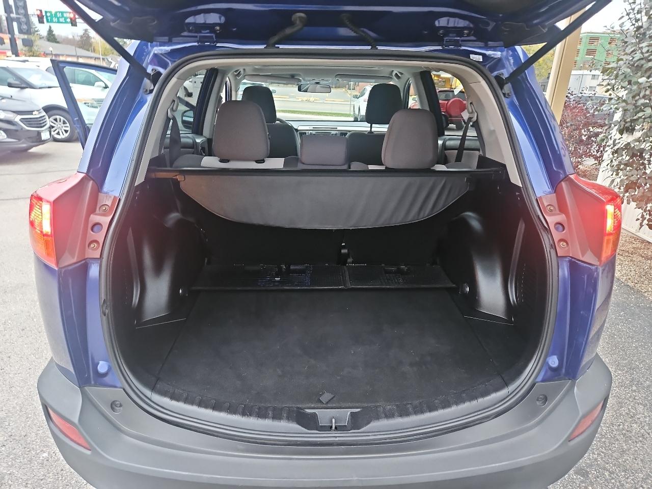 Toyota RAV4 FWD 4dr XLE (Natl) 2014