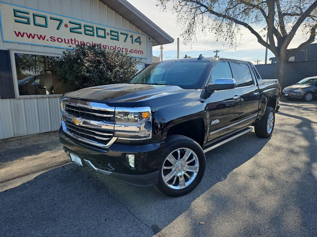 2017 Chevrolet Silverado 1500 4WD Crew Cab 143.5" High Country