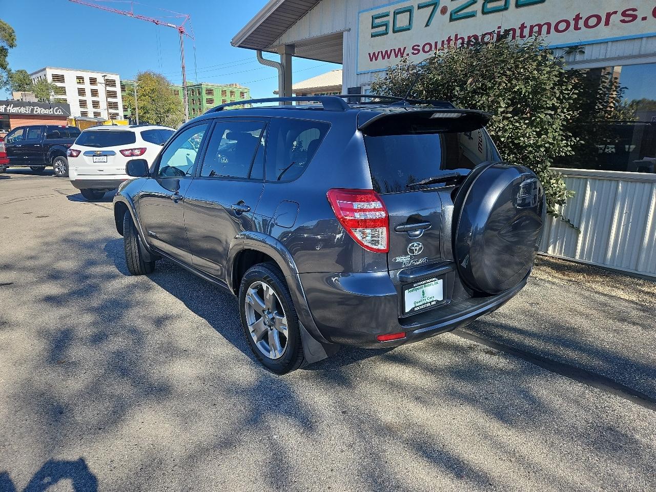 Toyota RAV4 4WD 4dr 4-cyl 4-Spd AT Sport (Natl) 2011