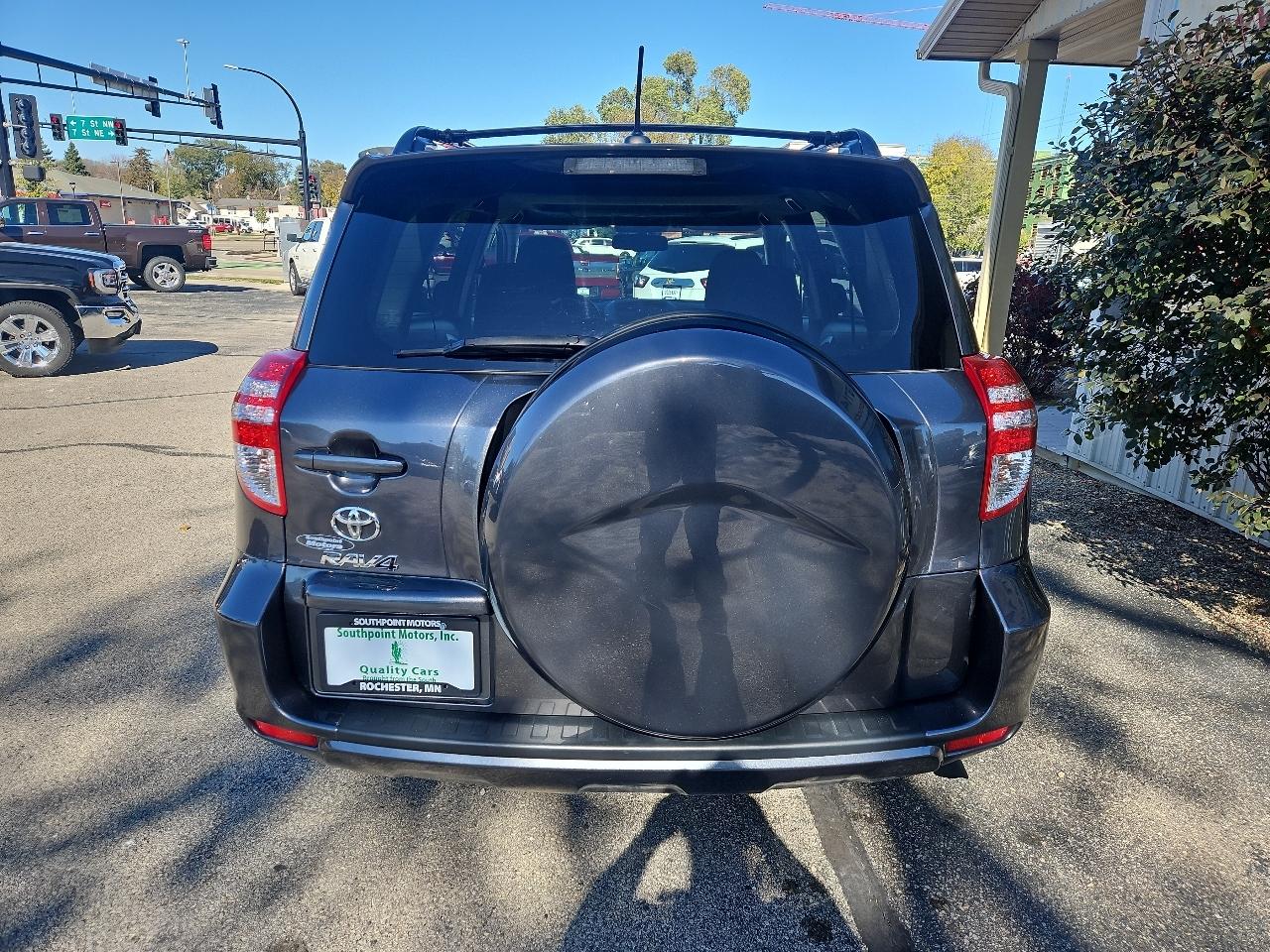 Toyota RAV4 4WD 4dr 4-cyl 4-Spd AT Sport (Natl) 2011