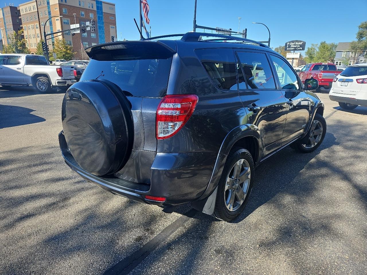 Toyota RAV4 4WD 4dr 4-cyl 4-Spd AT Sport (Natl) 2011