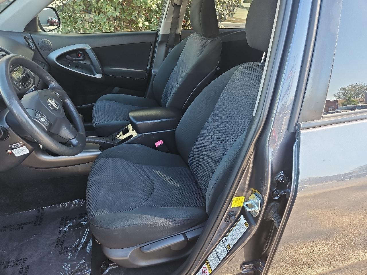 Toyota RAV4 4WD 4dr 4-cyl 4-Spd AT Sport (Natl) 2011
