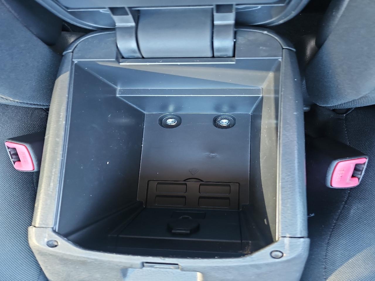 Toyota RAV4 4WD 4dr 4-cyl 4-Spd AT Sport (Natl) 2011