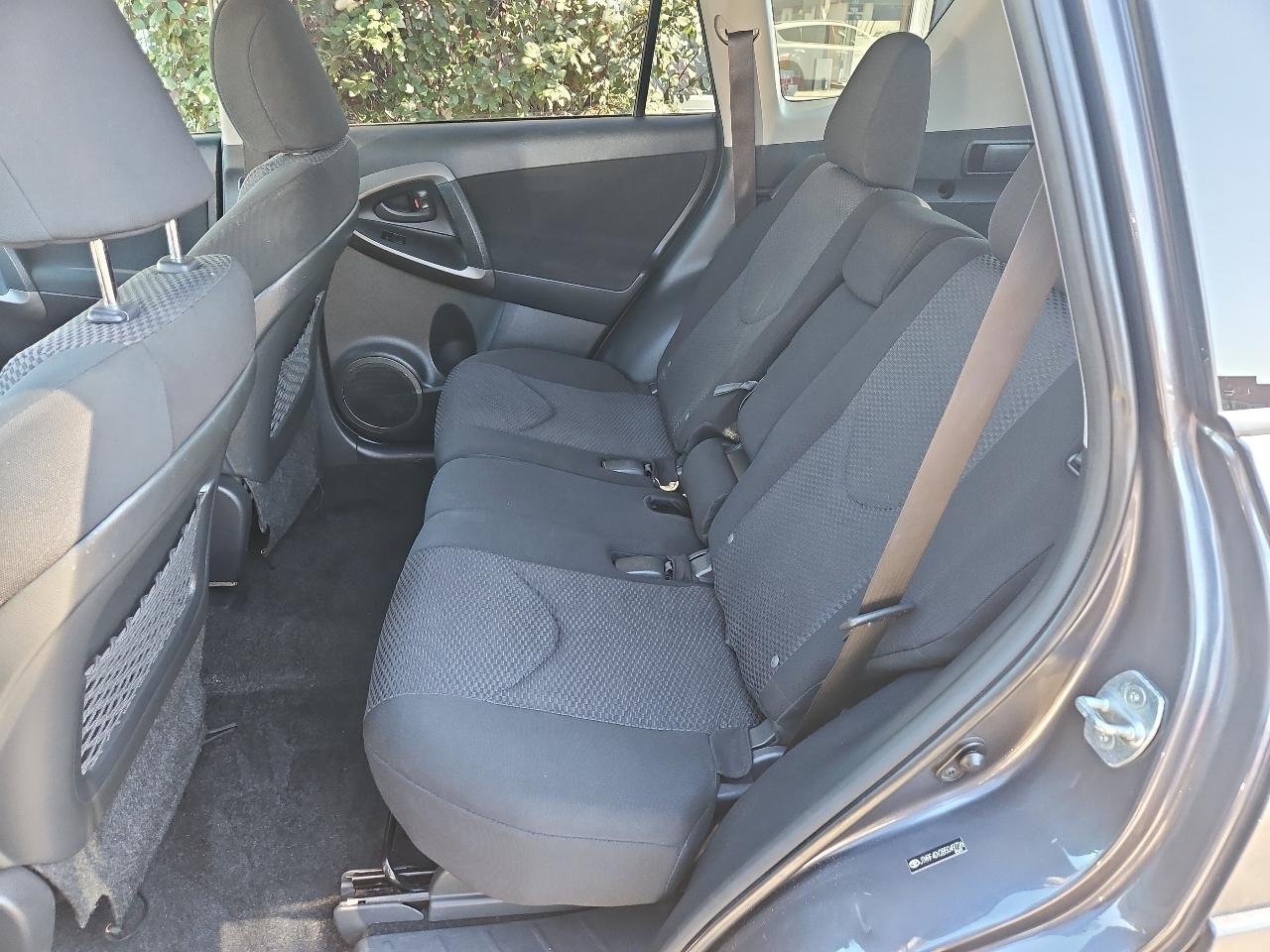 Toyota RAV4 4WD 4dr 4-cyl 4-Spd AT Sport (Natl) 2011