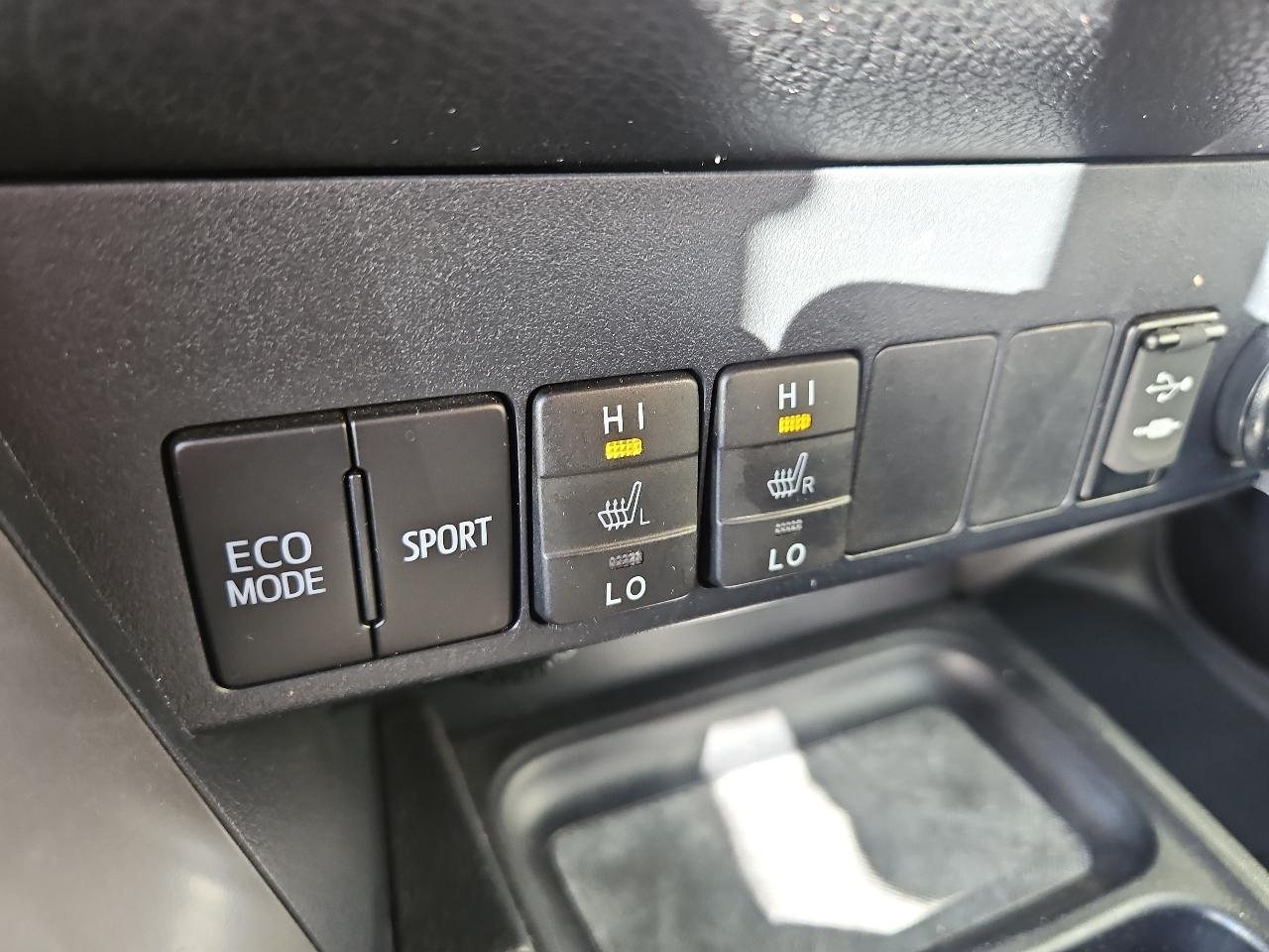 Toyota RAV4 AWD 4dr Limited (Natl) 2016