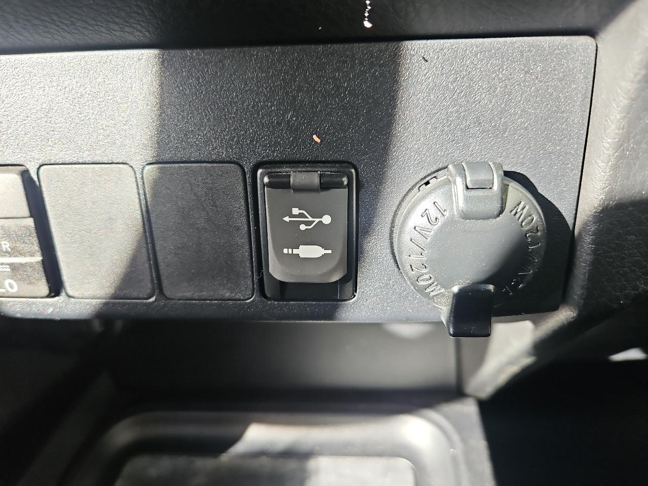 Toyota RAV4 AWD 4dr Limited (Natl) 2016
