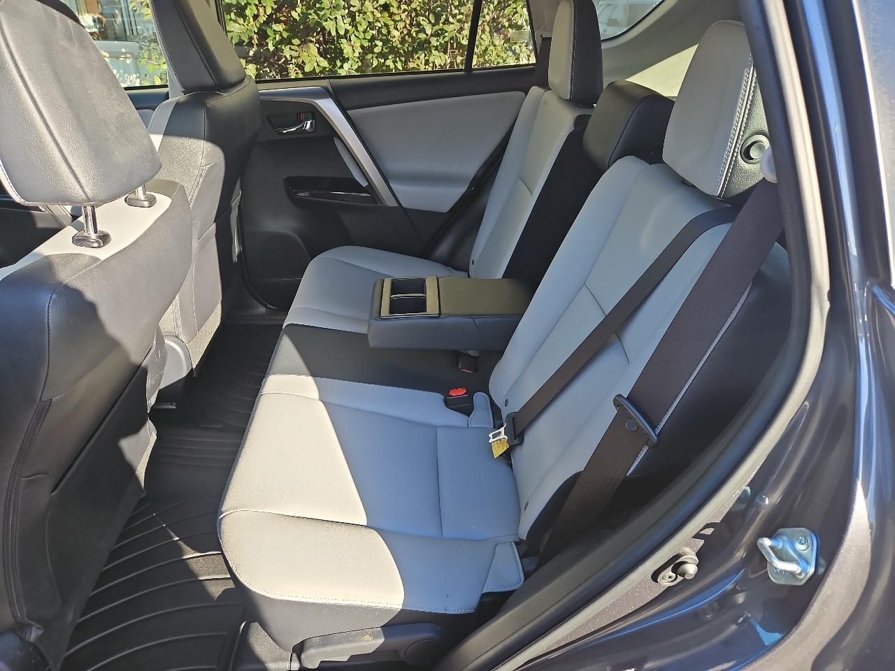 Toyota RAV4 AWD 4dr Limited (Natl) 2016