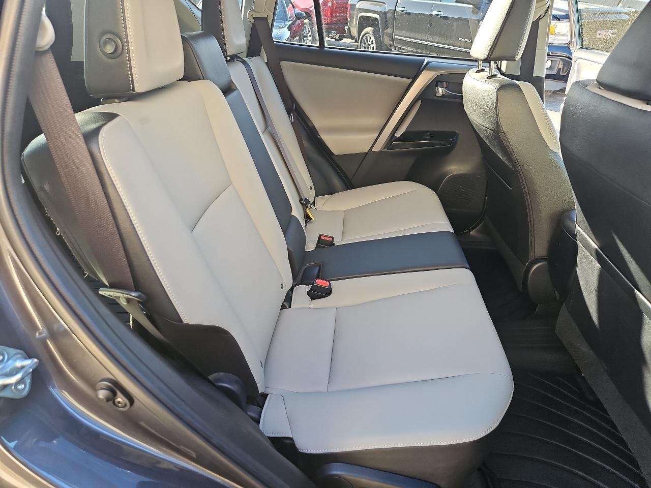 Toyota RAV4 AWD 4dr Limited (Natl) 2016