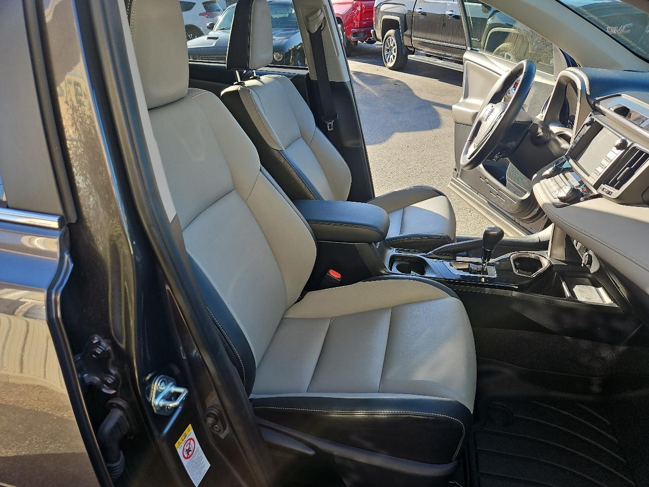 Toyota RAV4 AWD 4dr Limited (Natl) 2016