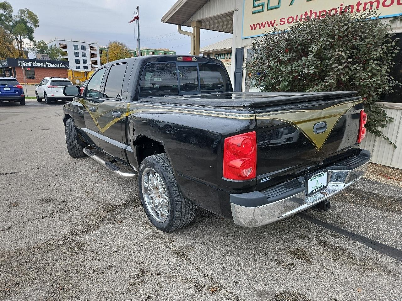 Dodge Dakota 4dr Quad Cab 131" WB 4WD SLT 2005