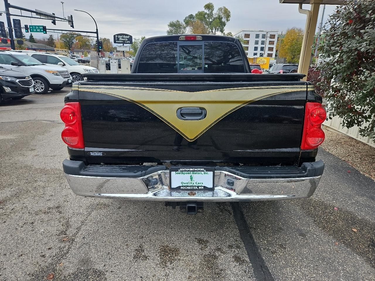 Dodge Dakota 4dr Quad Cab 131" WB 4WD SLT 2005